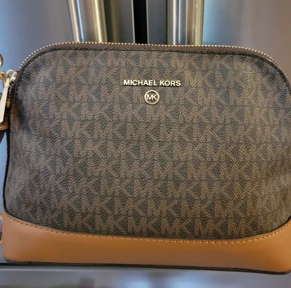 Michael Kors Crossbody Bag - Picture 3 of 11